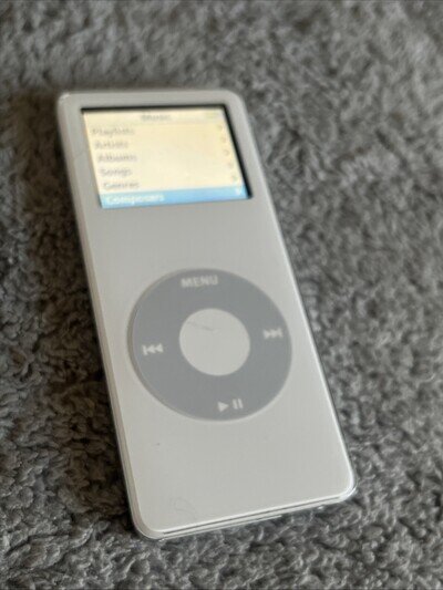Apple iPod nano 1st Generation White (4GB) Fully Working Ref N2064