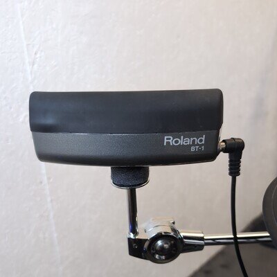 ROLAND BT-1 BAR TRIGGER PAD GOOD CONDITION PLUS CONNECTING CABLE.