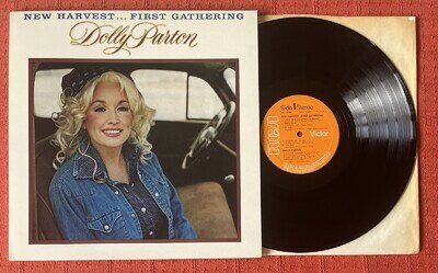DOLLY PARTON - UK VINYL LP RECORD - NEW HARVEST...FIRST GATHERING - LYRIC INSERT