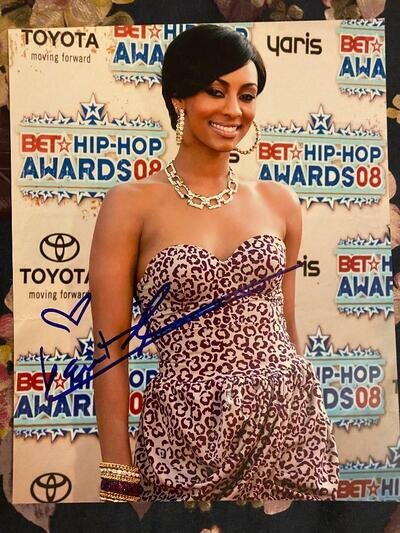 KERI HILSON AUTOGRAPHED SIGNED COLOUR PHOTO 10 X 8 WITH C.O.A.