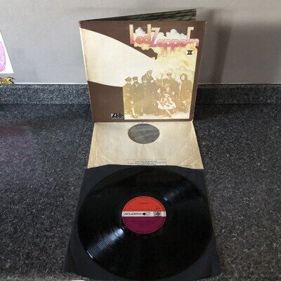 LP VINYL ALBUM LED ZEPPELIN II RED PLUM LABEL 1969 UK 3RD PRESS VG+/EX-