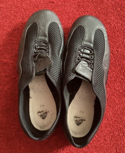 Women’s Bloch Dance Shoes Flat Heel. Will fit UK size 5-6