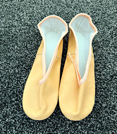 Children's Beige Ballet Dance Shoes Slippers Full Sole UK Size 4