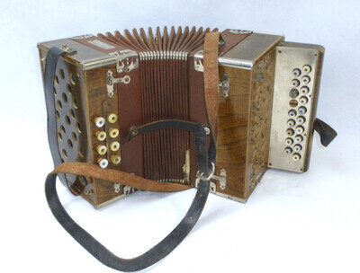 Accordion in case Meinel & Herold Musikinstrumentenfabrik Klingenthal
