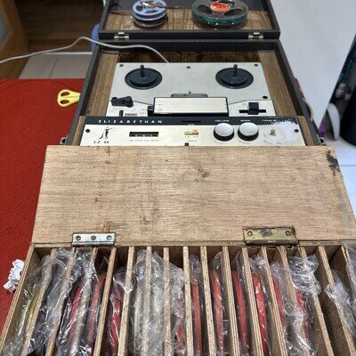 Vintage Elizabethan LZ 34 Reel to Reel Tape player works plus vintage reel tapes