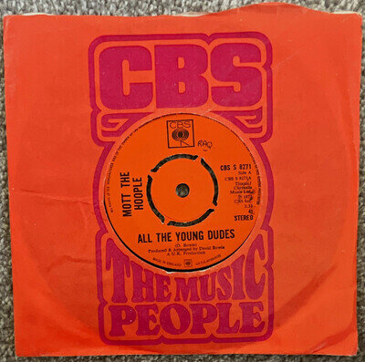MOTT THE HOOPLE ALL THE YOUNG DUDES 7” SINGLE VERY GOOD CONDITION