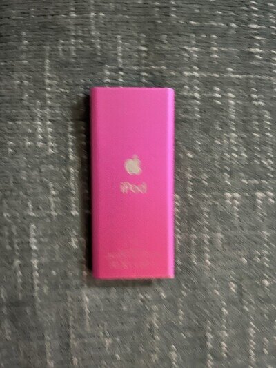An Apple iPod nano 2nd Generation (4GB, Pink, Model A1199) Tested & Working