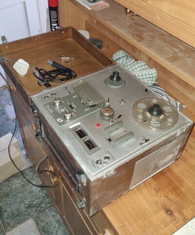 Vintage Akai 1710W Tube / Solid State Hybrid Reel-to-Reel Tape Recorder Working